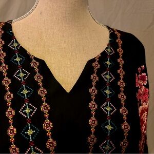 NWT Style & Co in size 0X top in a boho look and handkerchief hem in blue